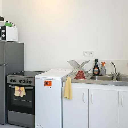 Apartment Ideal Professionnels De Sante Hopitaux Lyon Sud Faculte De Medecine Ecole Des Infirmieres Metro B *